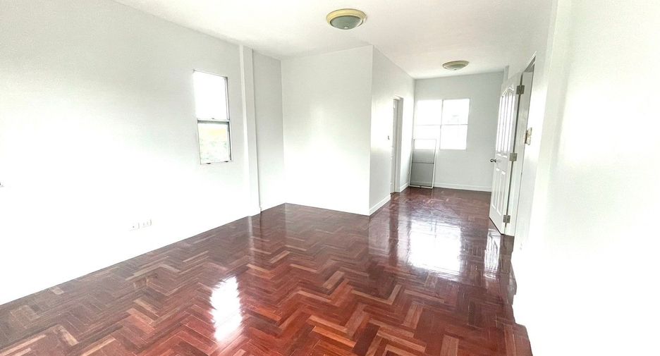 For sale 3 bedrooms house in Thanyaburi, Pathum Thani