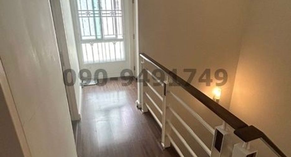 For rent 3 bedrooms townhouse in Mueang Pathum Thani, Pathum Thani