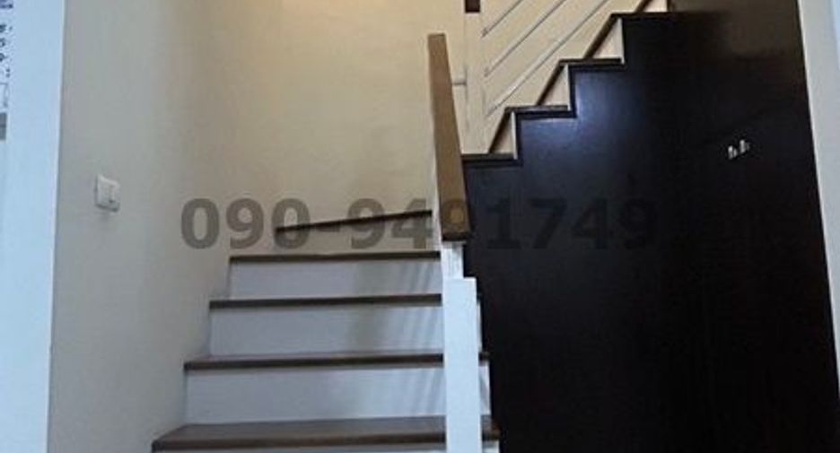 For rent 3 bedrooms townhouse in Mueang Pathum Thani, Pathum Thani