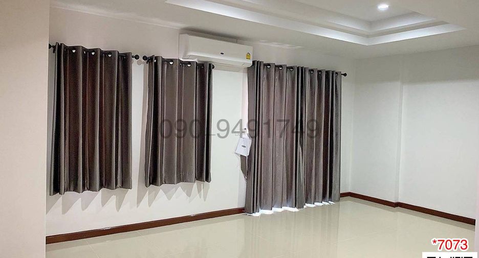 For rent 5 Beds townhouse in Mueang Nonthaburi, Nonthaburi
