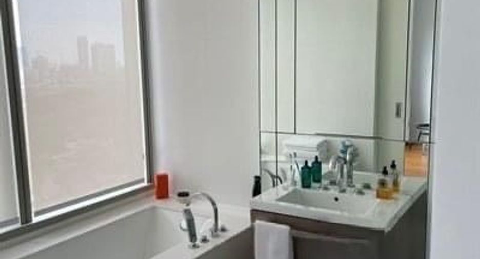 For rent 4 ベッドルーム condo in Pathum Wan, Bangkok