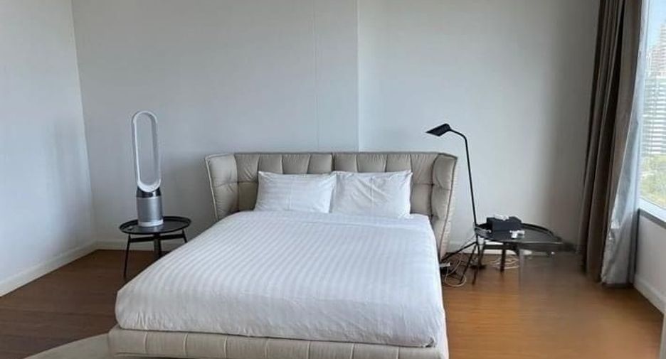 For rent 4 ベッドルーム condo in Pathum Wan, Bangkok