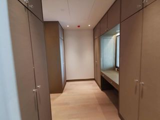 For rent 3 bedrooms condo in Khlong San, Bangkok