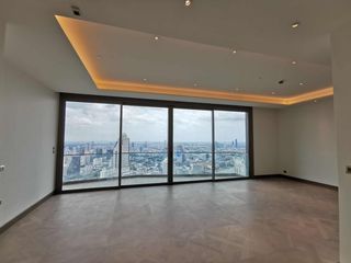 For rent 3 bedrooms condo in Khlong San, Bangkok