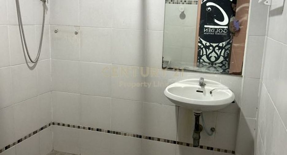 For rent and for sale studio townhouse in Wang Thonglang, Bangkok