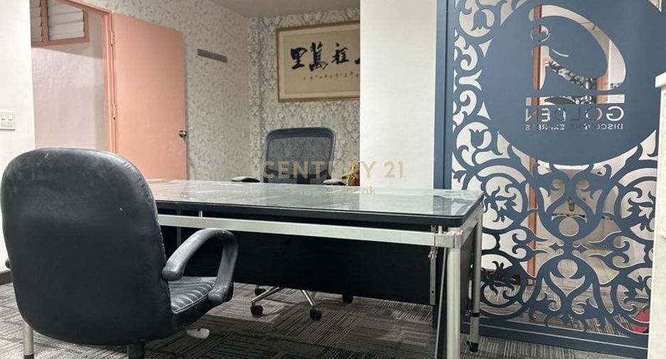 For rent and for sale studio townhouse in Wang Thonglang, Bangkok