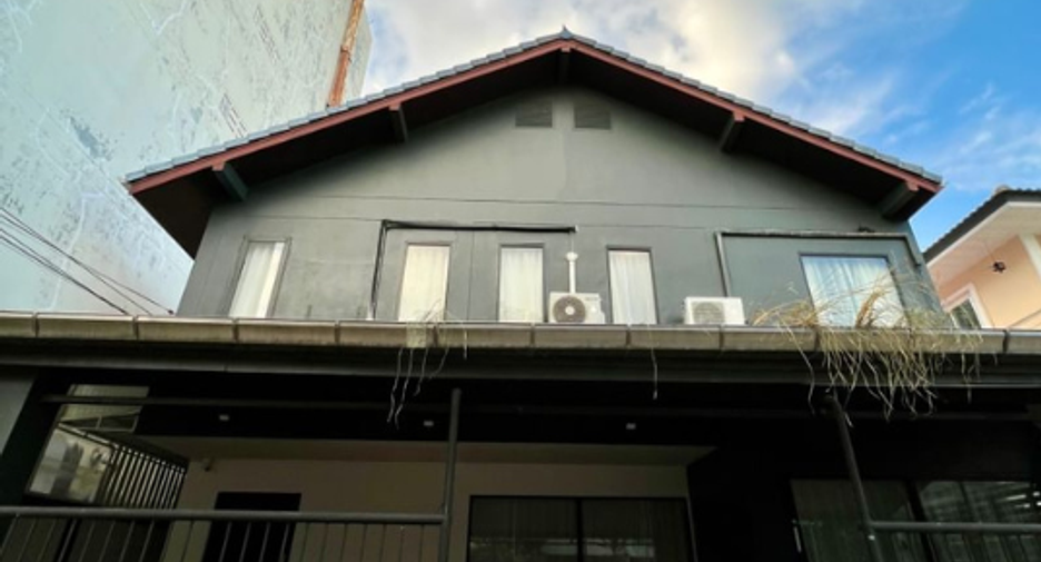 Haus zur Miete und zum Kauf mit 3 Zimmer in Suan Luang, Bangkok