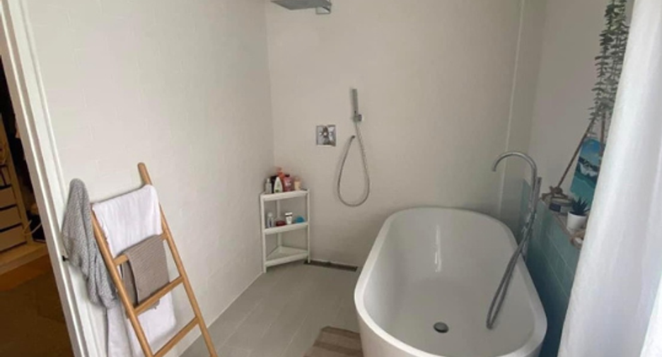 Haus zur Miete und zum Kauf mit 3 Zimmer in Suan Luang, Bangkok