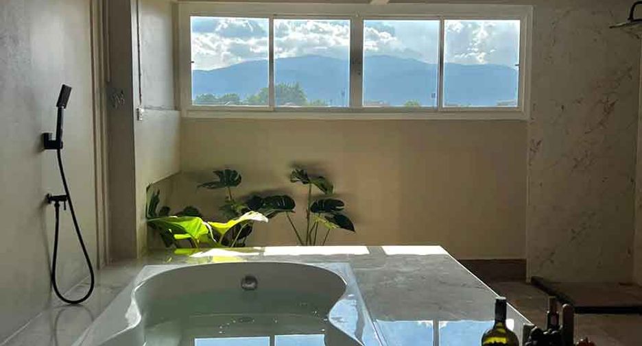 À vendre 4 chambres maison de ville à Mueang Chiang Mai, Chiang Mai