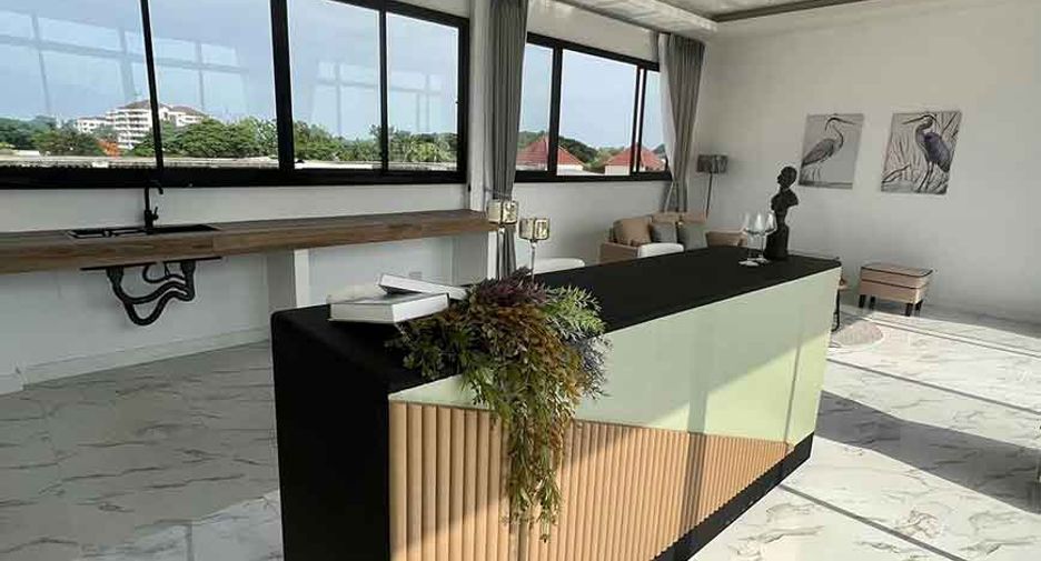 À vendre 4 chambres maison de ville à Mueang Chiang Mai, Chiang Mai