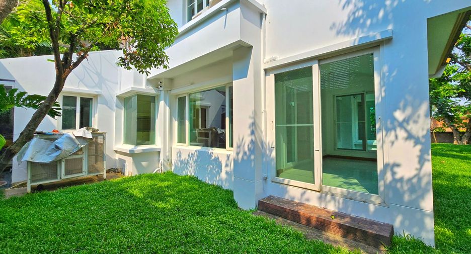 For sale 4 bedrooms house in Taling Chan, Bangkok