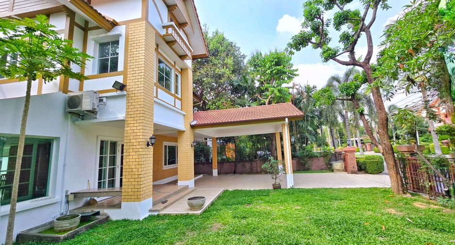 For sale 4 bedrooms house in Taling Chan, Bangkok
