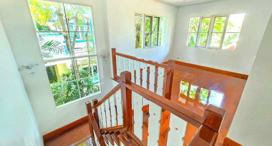 For sale 4 bedrooms house in Taling Chan, Bangkok