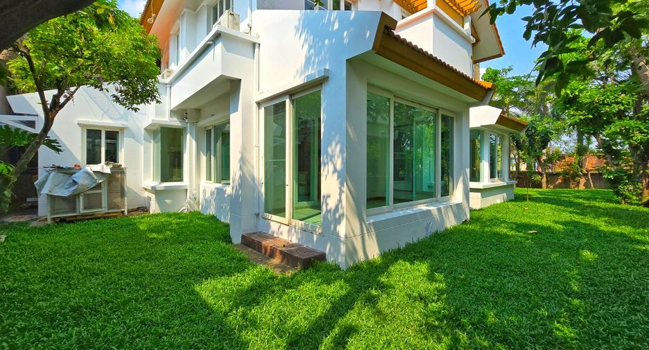 For sale 4 bedrooms house in Taling Chan, Bangkok