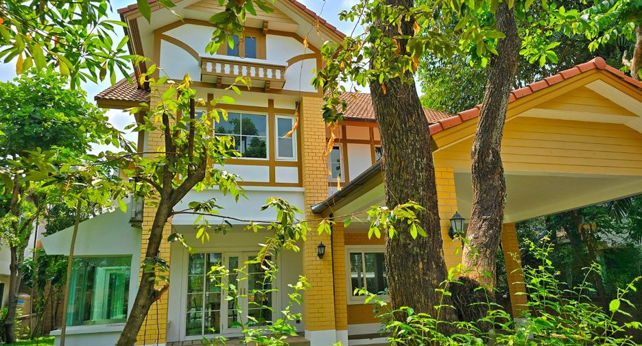 For sale 4 bedrooms house in Taling Chan, Bangkok
