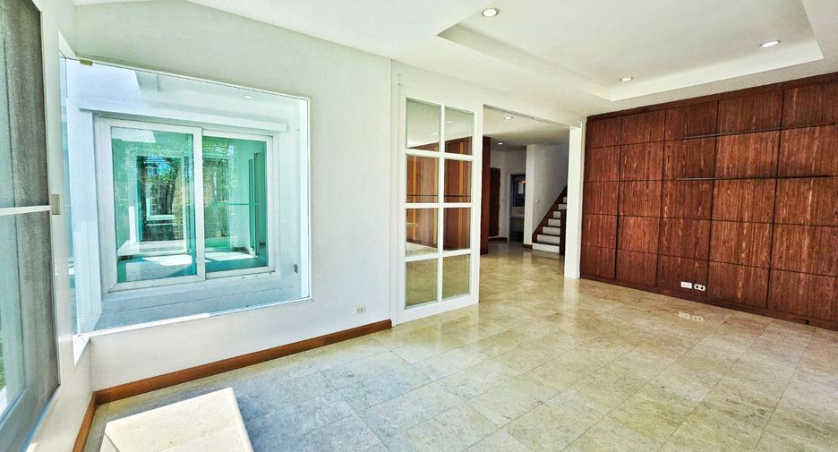 For sale 4 bedrooms house in Taling Chan, Bangkok