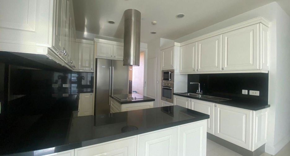 For rent 3 bedrooms condo in Watthana, Bangkok