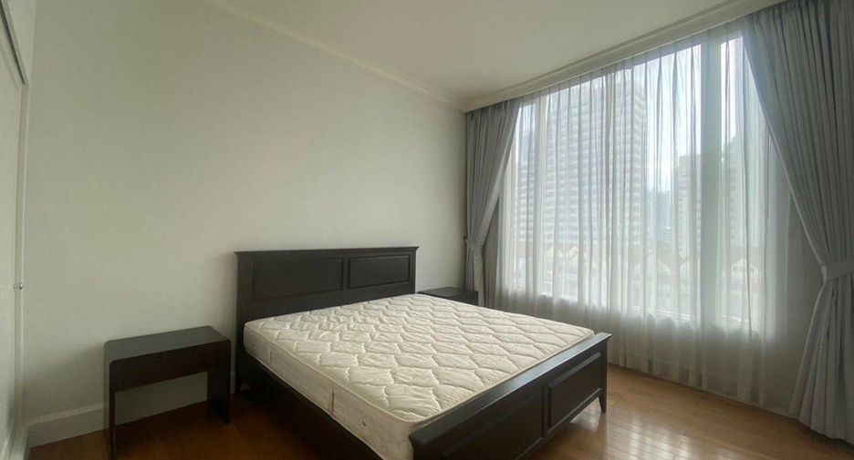 For rent 3 bedrooms condo in Watthana, Bangkok