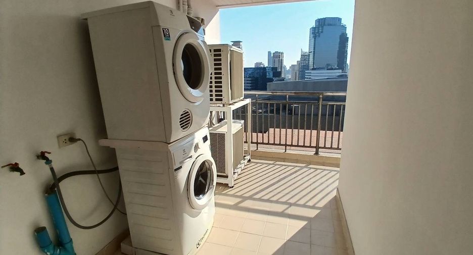 À louer 4 chambres condo à Khlong Toei, Bangkok