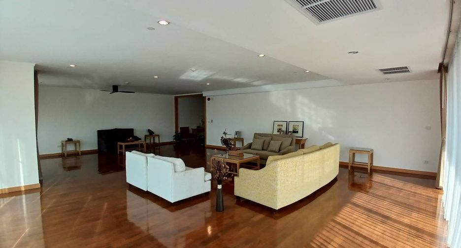 À louer 4 chambres condo à Khlong Toei, Bangkok