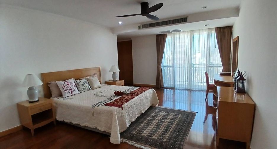 À louer 4 chambres condo à Khlong Toei, Bangkok