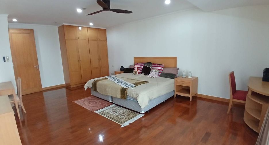À louer 4 chambres condo à Khlong Toei, Bangkok