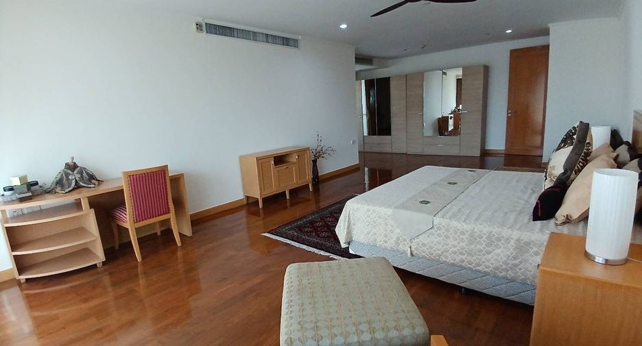 À louer 4 chambres condo à Khlong Toei, Bangkok