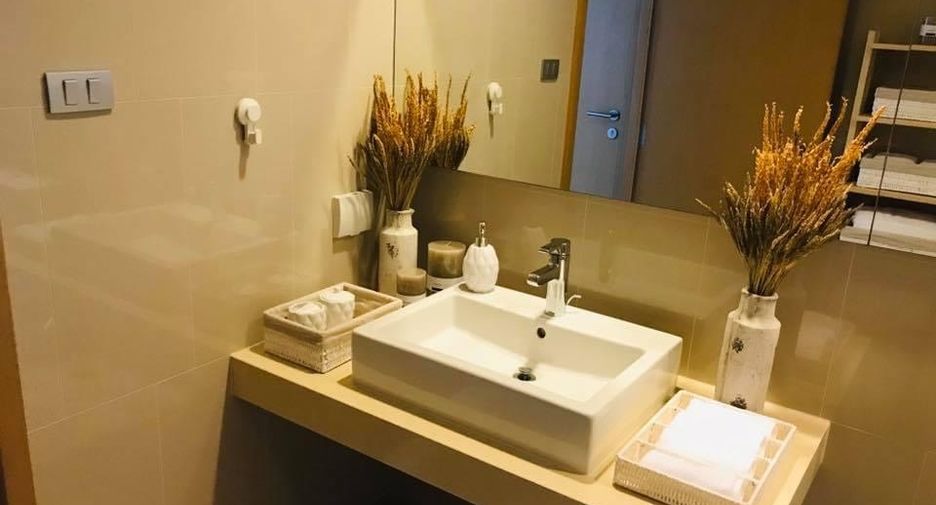 For sale 2 bedrooms condo in Khlong Toei, Bangkok