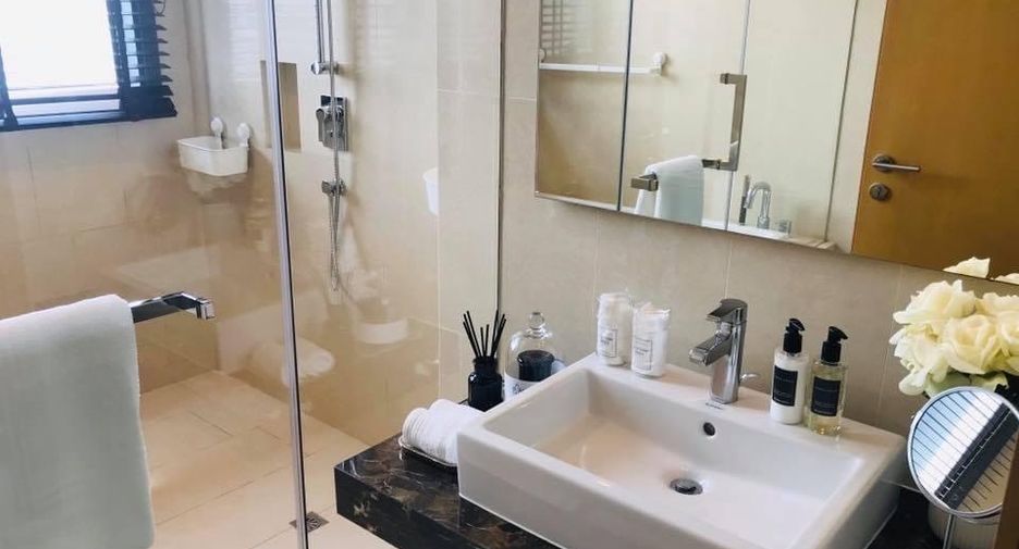 For sale 2 bedrooms condo in Khlong Toei, Bangkok