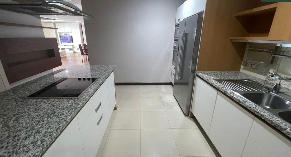 Condo en alquiler de 3 habitaciones en Sathon, Bangkok