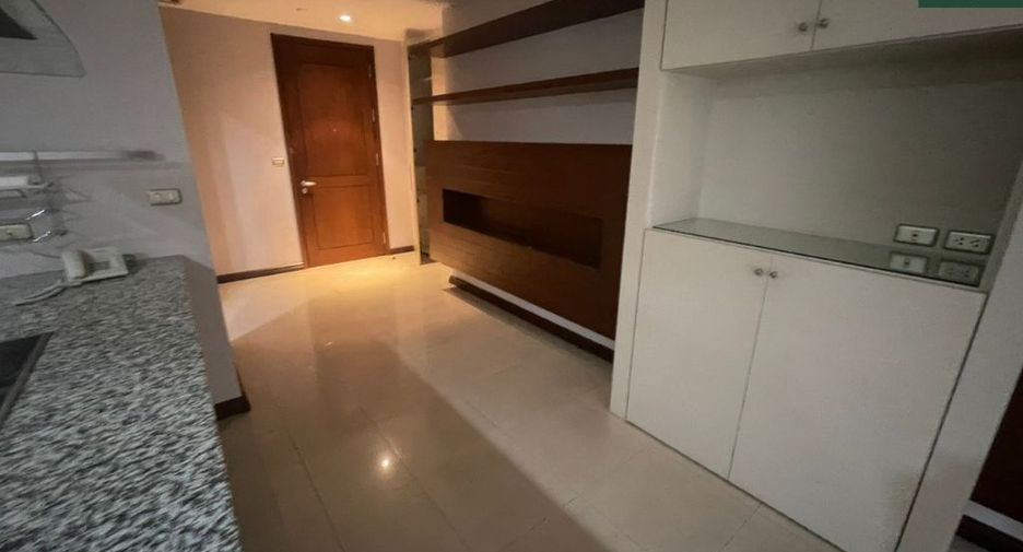 Condo en alquiler de 3 habitaciones en Sathon, Bangkok