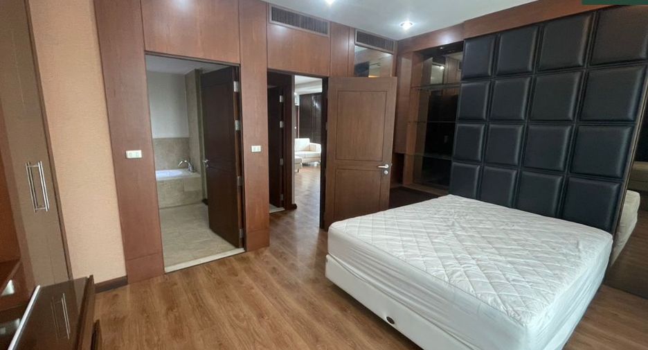Condo en alquiler de 3 habitaciones en Sathon, Bangkok