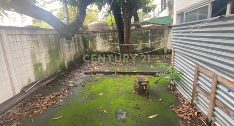 For rent 2 bedrooms house in Sathon, Bangkok