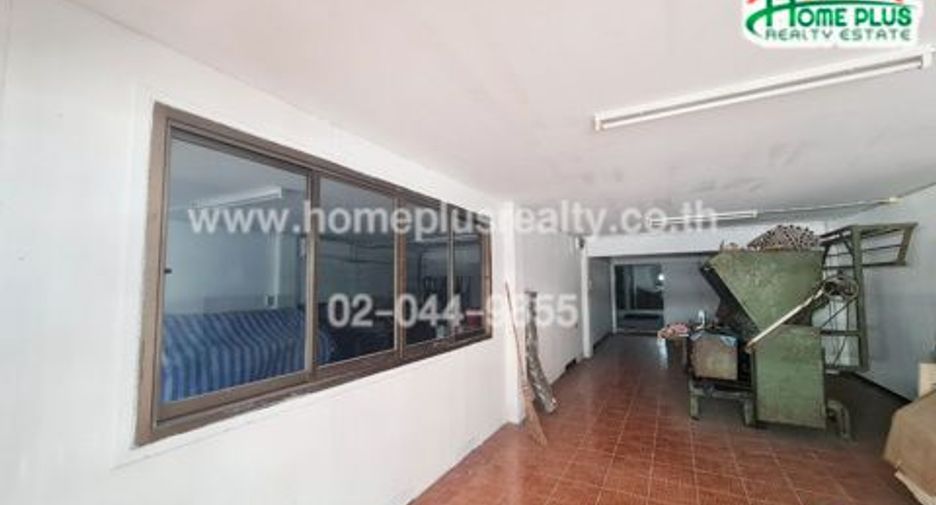 For sale retail Space in Thawi Watthana, Bangkok