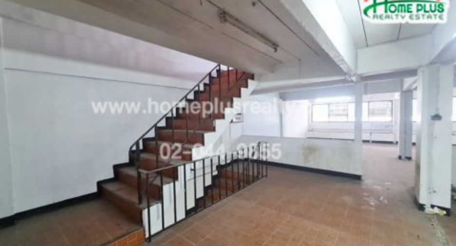 For sale retail Space in Thawi Watthana, Bangkok