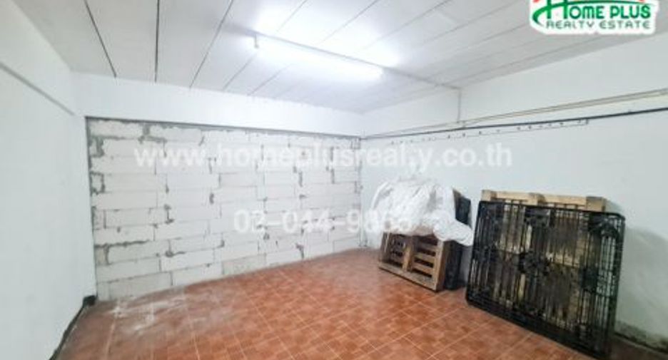 For sale retail Space in Thawi Watthana, Bangkok
