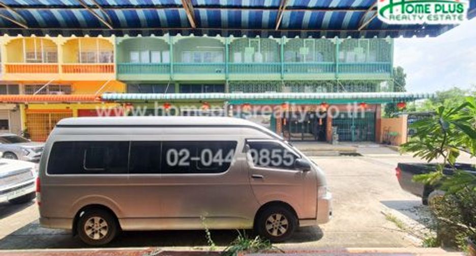 For sale retail Space in Thawi Watthana, Bangkok