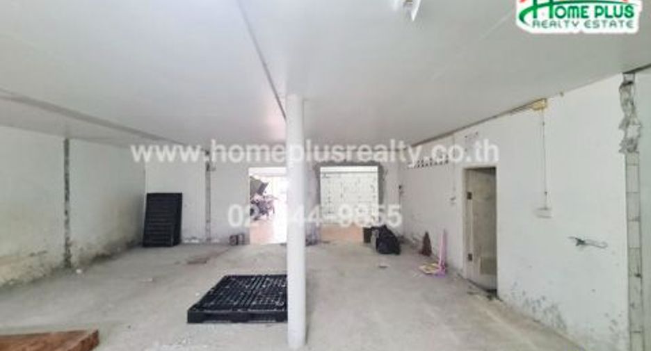 For sale retail Space in Thawi Watthana, Bangkok