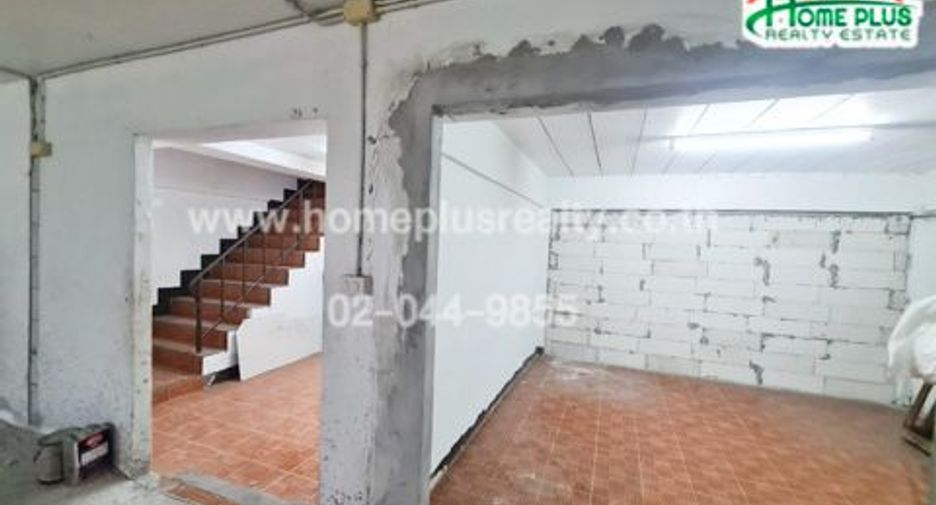 For sale retail Space in Thawi Watthana, Bangkok