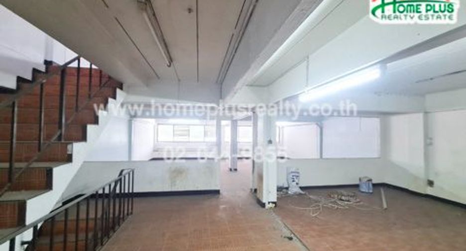 For sale retail Space in Thawi Watthana, Bangkok