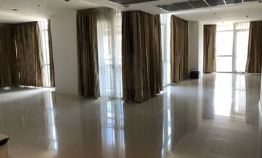 For rent 4 bedrooms condo in Pathum Wan, Bangkok