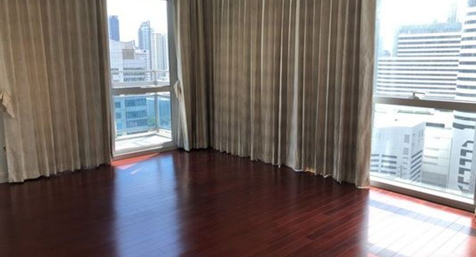 Wohnung zur Miete mit 4 Zimmer in Pathum Wan, Bangkok