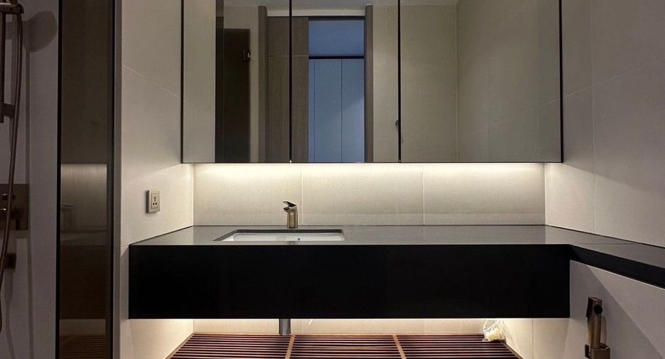 Condo en alquiler de 2 habitaciones en Khlong Toei, Bangkok