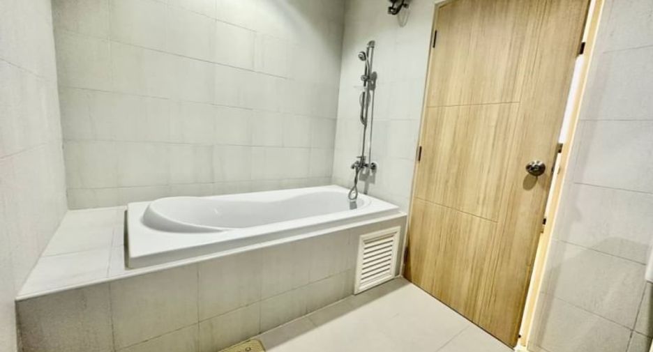 For rent and for sale 1 bed condo in Si Racha, Chonburi