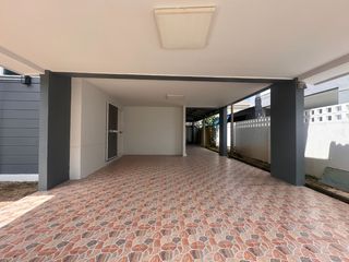 出售 3 卧室 独立屋 在 Mueang Chon Buri, Chon Buri