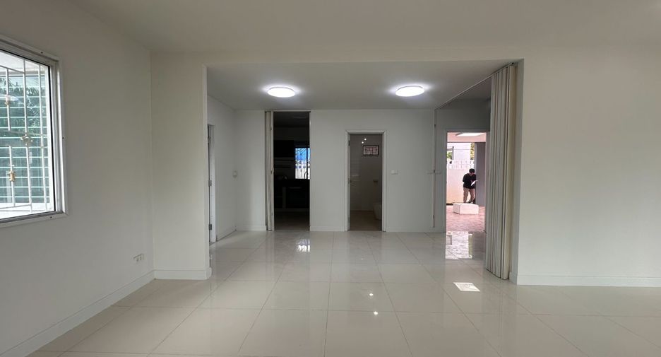 Продажа 3 спальни дом в Mueang Chon Buri, Чонбури