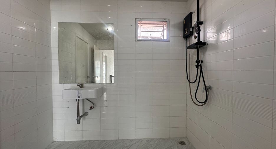 Продажа 3 спальни дом в Mueang Chon Buri, Чонбури