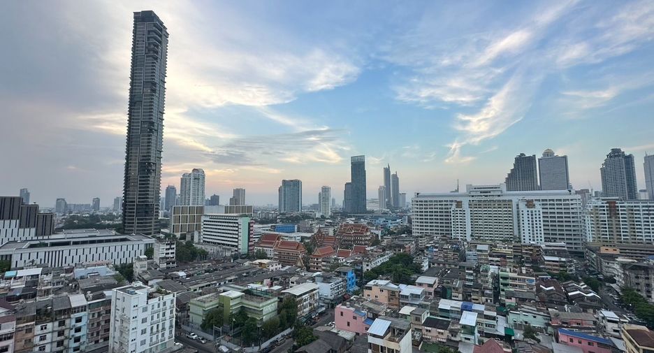 For rent 4 bedrooms condo in Bang Kho Laem, Bangkok