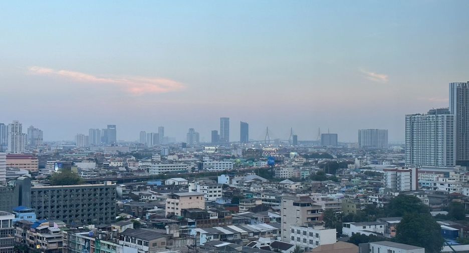 For rent 4 bedrooms condo in Bang Kho Laem, Bangkok