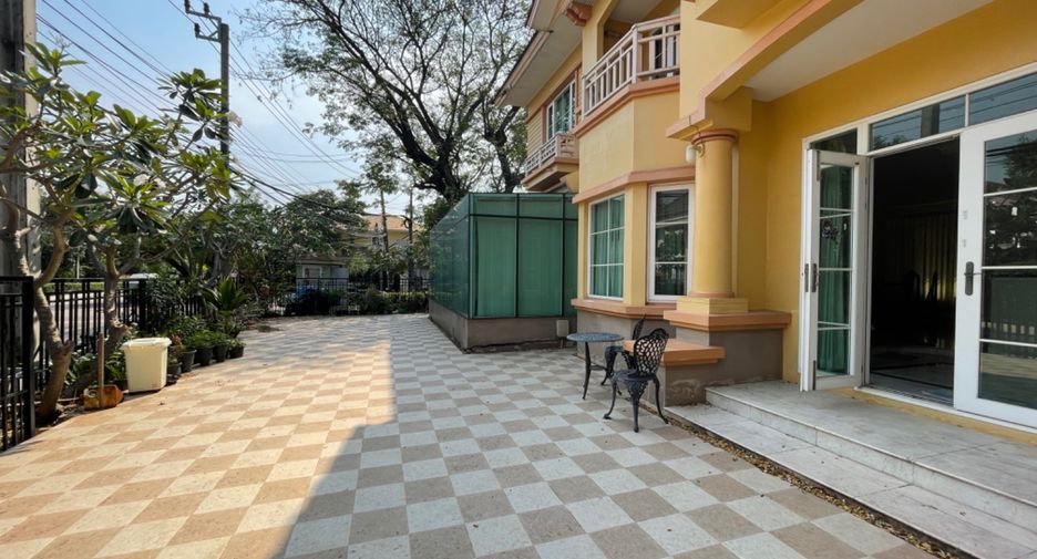 For sale 5 bed house in Pak Kret, Nonthaburi